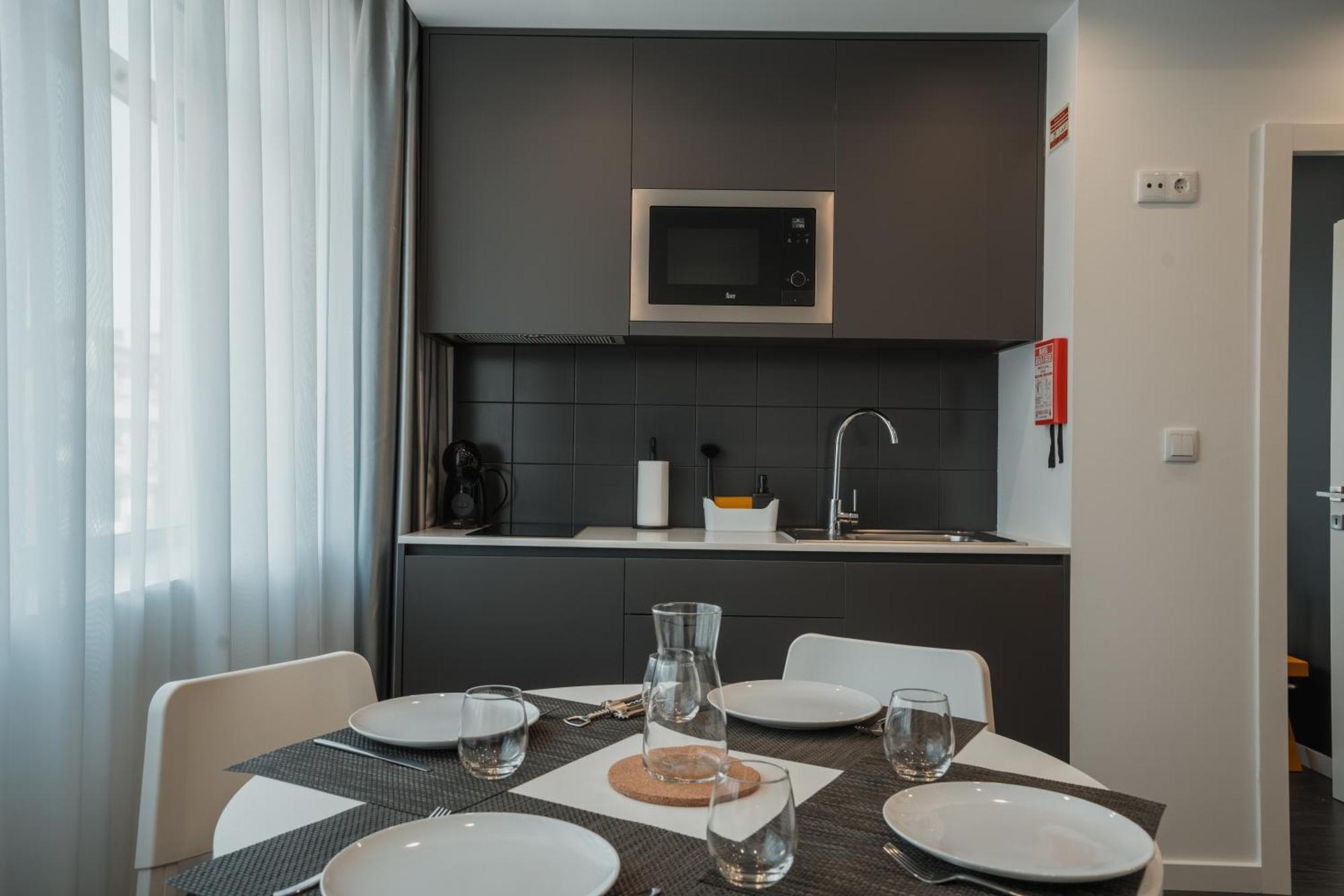 Avenida Concept Studios Авейру Экстерьер фото